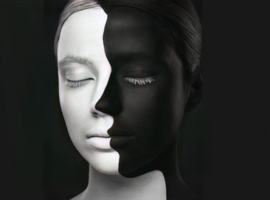 Hitam Putih Kehidupan